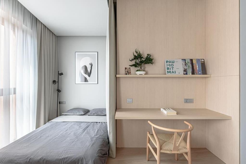 Cozy Japanese Oasis With Balcony, Gramophone, Netflix Apartment Vilnius Ngoại thất bức ảnh