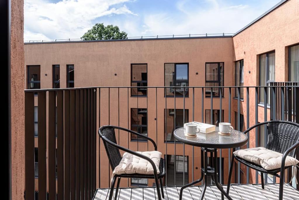Cozy Japanese Oasis With Balcony, Gramophone, Netflix Apartment Vilnius Ngoại thất bức ảnh
